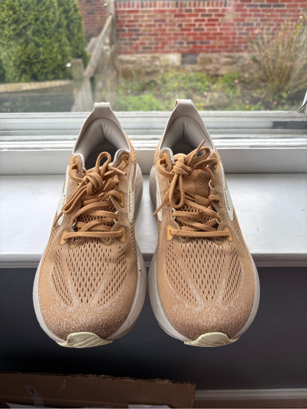 Brooks Glycerin 22 sneakers. Taffy/moonbeam/essence Size 9.5 - Picture 4 of 8